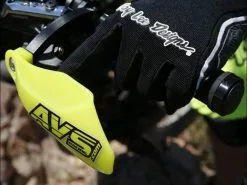 AVS Racing Protège Mains VTT MTB Hand Guard Design -Promos Vtt Boutique avs racing protege mains vtt mtb hand guard design 2