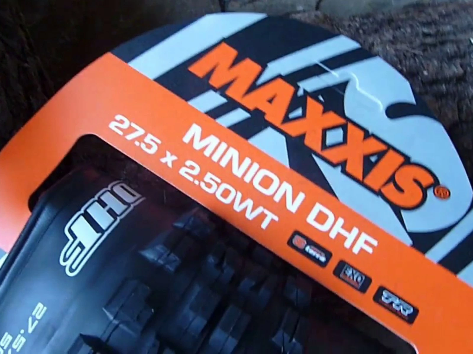 MAXXIS Minion DHF Pneu Souple MaxxGrip Dual Exo WT TR - 27,5 X 2,5 Pouces 7 MAXXIS Minion DHF Pneu Souple MaxxGrip Dual Exo WT TR - 27,5 X 2,5 Pouces – Image 5